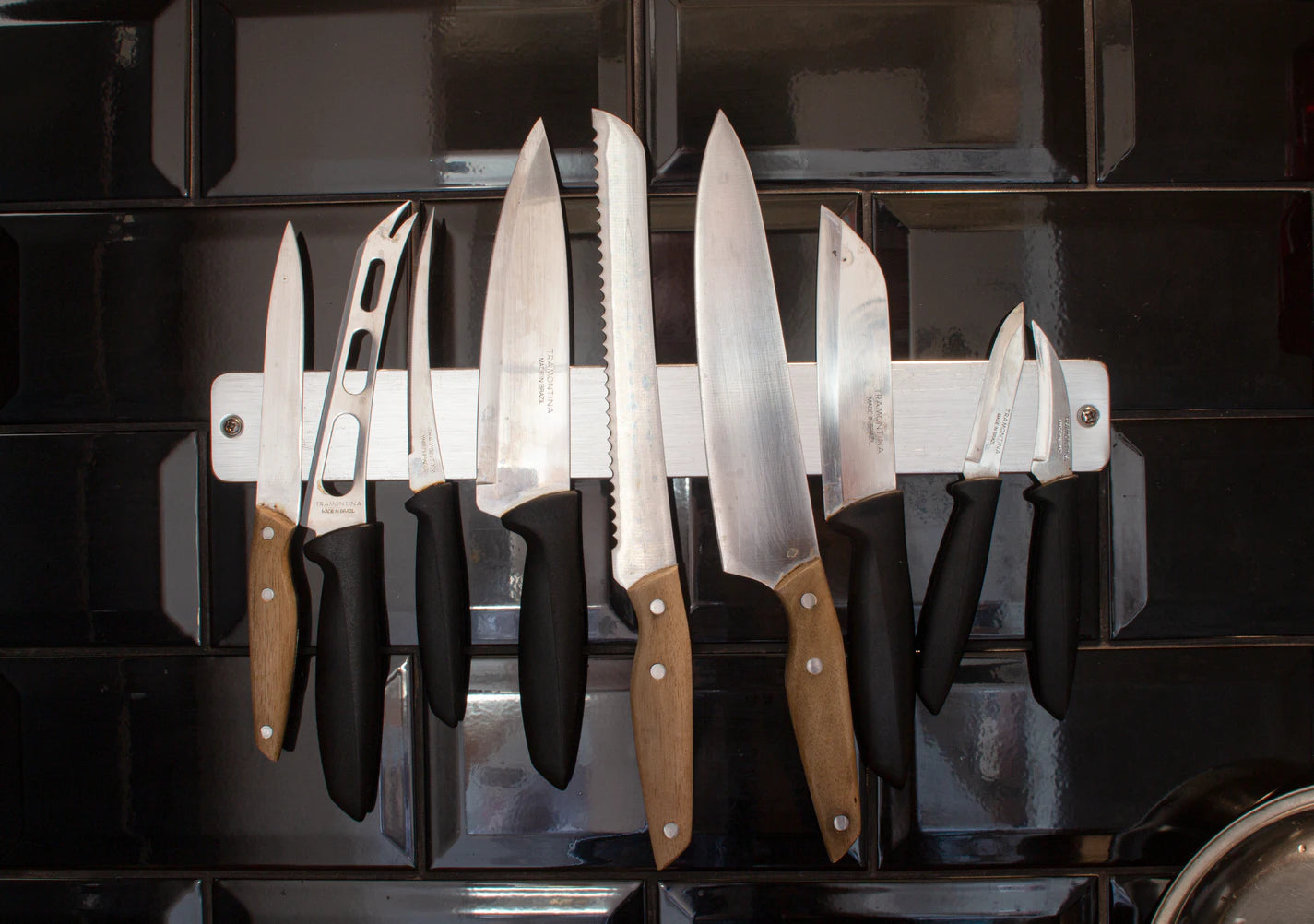 Different types of knife steel